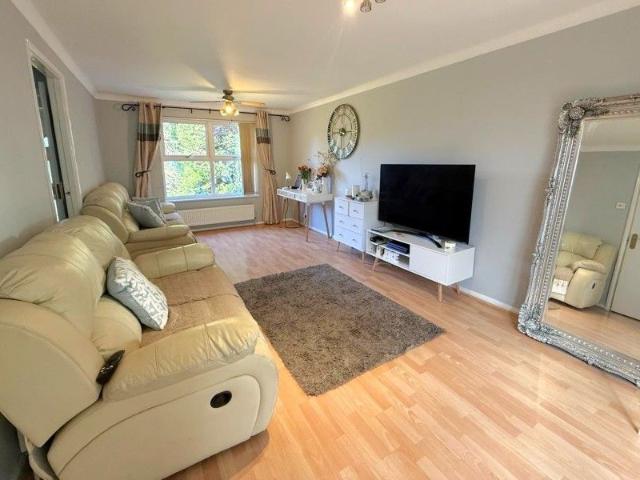 Fisher Close, Walton on Thames 3 bedrooms Property for lettings Seymours