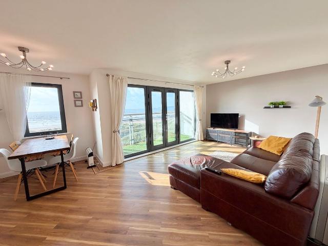 Fishermans Way, Maritime Quarter, Swansea SA1, 2 bed flat to rent, £1,400 pcm | PrimeLocation