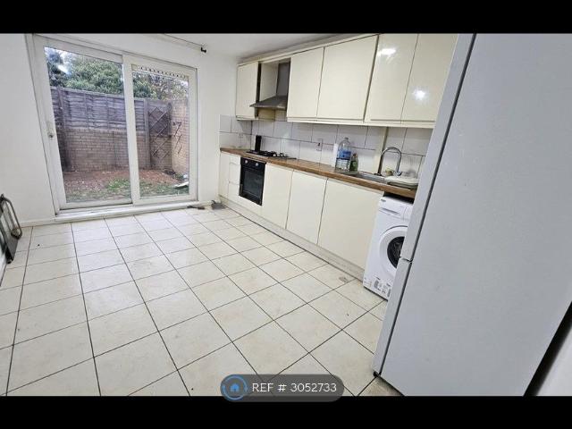 Fishermead, Milton Keynes MK6, 3 bed flat to rent, £1,450 pcm | PrimeLocation