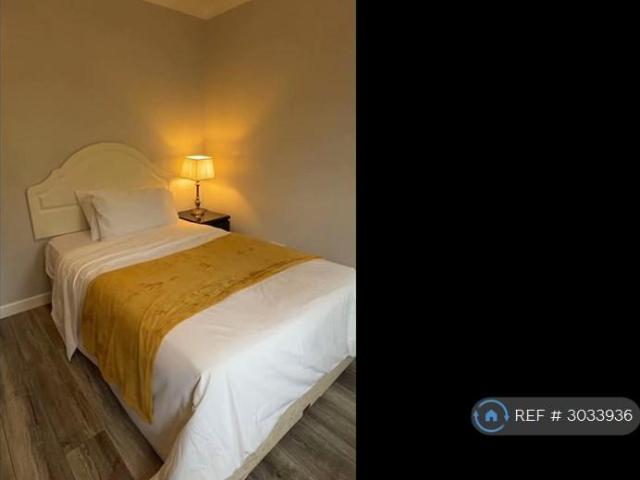 Fishermead Boulevard, Milton Keynes, MK6 1 bed in a house share to rent £750 pcm £173 pw