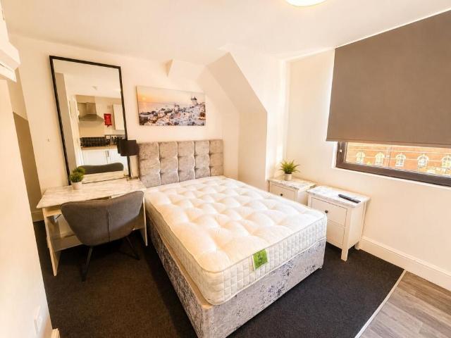 Fishpond Drive, Nottingham NG7, Studio to rent, £693 pcm | PrimeLocation