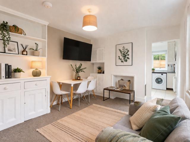 Fishponds Road, Bristol BS16 6 bed house to rent £2,678 pcm £618 pw