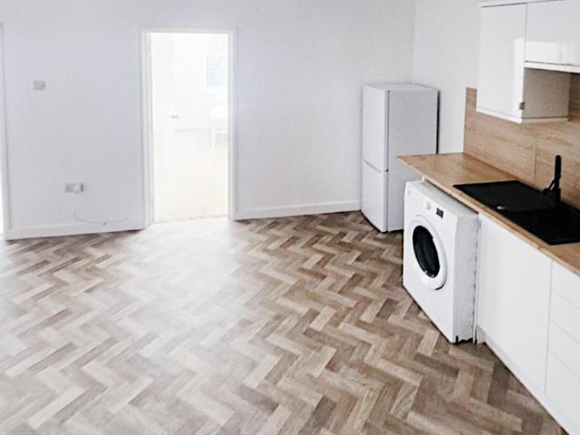 Fishponds Road, Bristol BS5 1 bed in a flat share to rent £645 pcm £149 pw