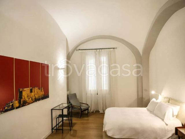 Fittasi monolocale a Napoli, Centro Storico