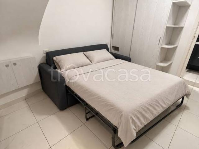 Fittasi monolocale a Napoli, Centro Storico