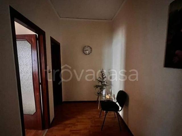 Fittasi monolocale a Pomigliano d'Arco via Giosuè Carducci