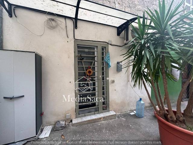 Fittasi monolocale a Portici via Caportano, 57