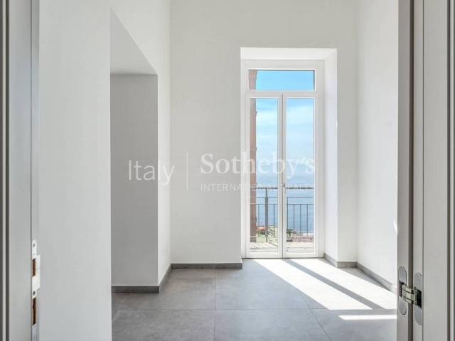 Fittasi attico/mansarda a Napoli via Alessandro Manzoni, Posillipo