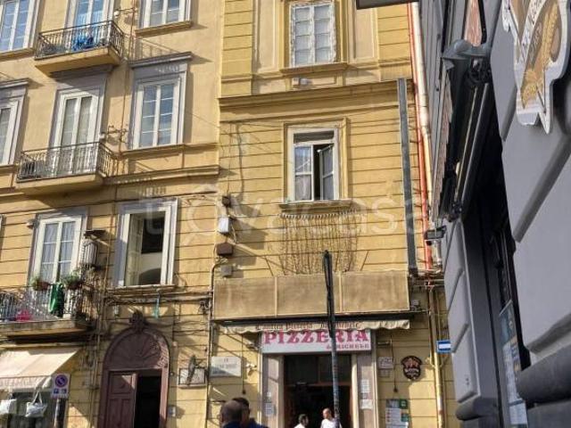 Fittasi appartamento a Napoli, Tribunali