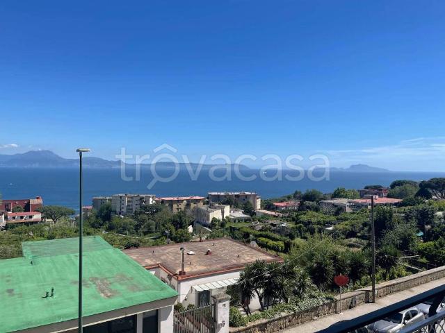 Fittasi appartamento a Napoli via Alessandro Manzoni, Posillipo