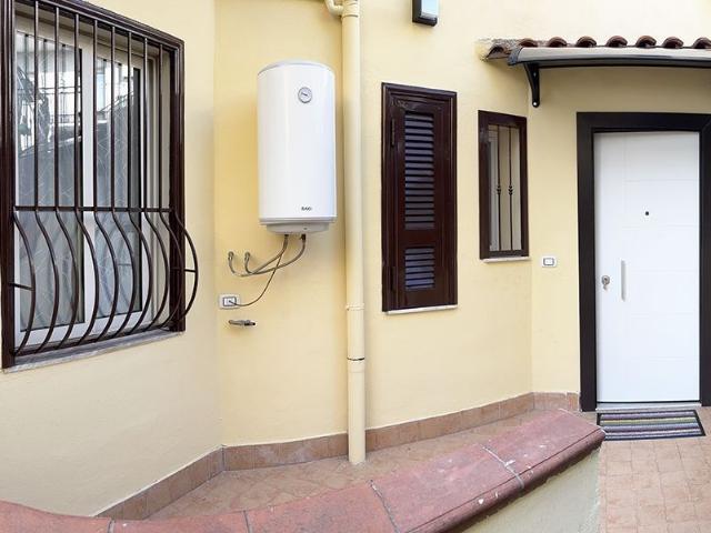 Fittasi bilocale a Giugliano in Campania via f. Redi 12