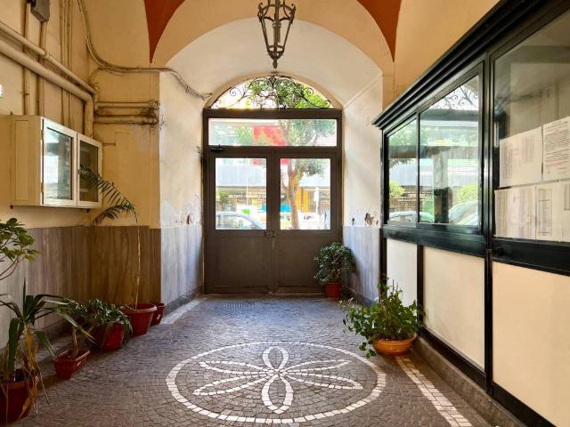 Fittasi bilocale a Napoli, Arenaccia