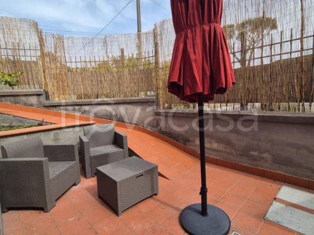 Fittasi bilocale a Napoli, Ponti Rossi