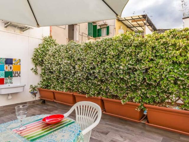 Fittasi bilocale a Napoli, Stella Materdei