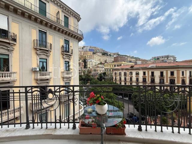 Fittasi bilocale a Napoli via Giuseppe Martucci, Chiaia