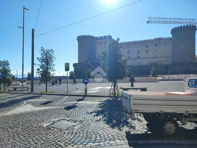 Fittasi bilocale a Napoli via Potenza, 9, Porto Municipio
