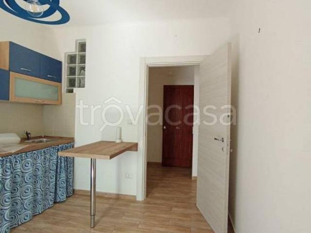 Fittasi bilocale a Pozzuoli