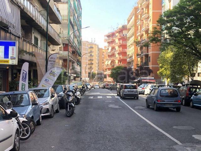 Fittasi quadrilocale a Napoli via Gabriele Jannelli, 12, Arenella