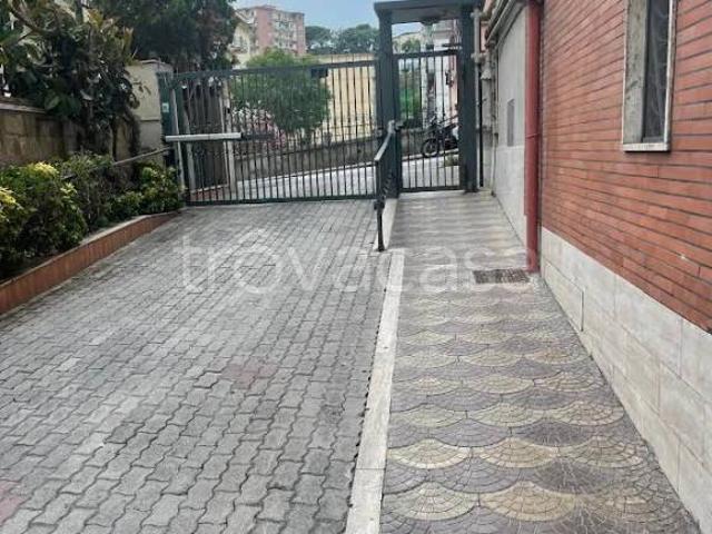 Fittasi quadrilocale a Napoli via Nino Bixio, 62, Fuorigrotta