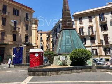 Fittasi quadrilocale a Napoli piazzetta Materdei, Stella Materdei