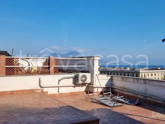 Fittasi quadrilocale a Napoli, Posillipo