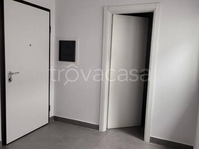 Fittasi stabile/palazzo ad Arzano via Atellana
