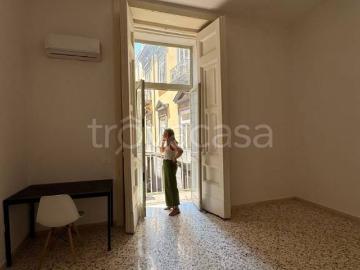 Fittasi trilocale a Napoli, Centro Storico