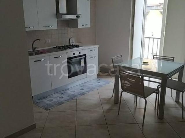 Fittasi trilocale a Napoli, Monte di Dio