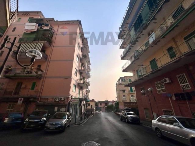 Fittasi trilocale a Portici