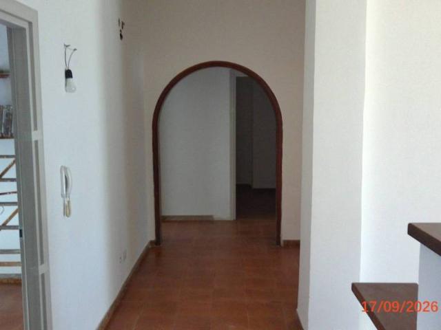 Fittasi trilocale a Quarto via Marmolito