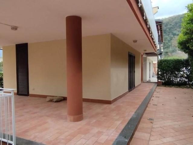 Fittasi villa a Casamarciano