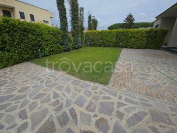 Villa Indipendente in affitto a Giugliano in Campania - Giardino