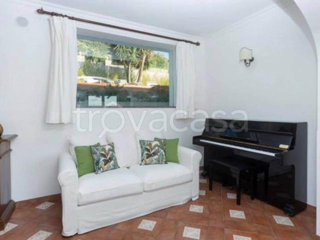 Fittasi villa singola ad Anacapri
