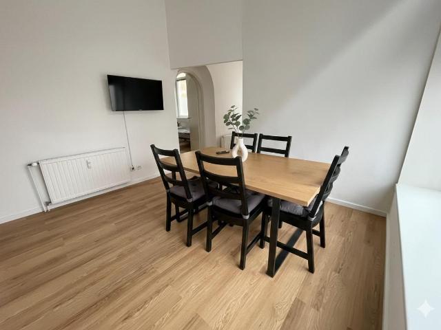 Fitter's apartment / employee accommodation for up to people – fully furnished, Krefeld Amsterdam Apartments for Rent