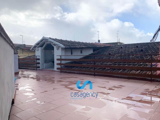 FITTO LUMINOSO APPARTAMENTO ARREDATO CON TERRAZZO