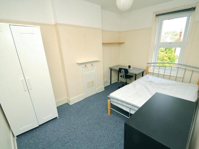 Fitzharris Avenue, Winton, Bournemouth 1 bed house to rent £550 pcm £127 pw