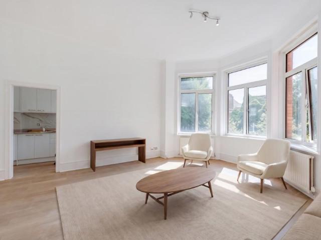 Fitzjohns Avenue, Hampstead, NW3 3 bed apartment to rent £5,746 pcm £1,326 pw