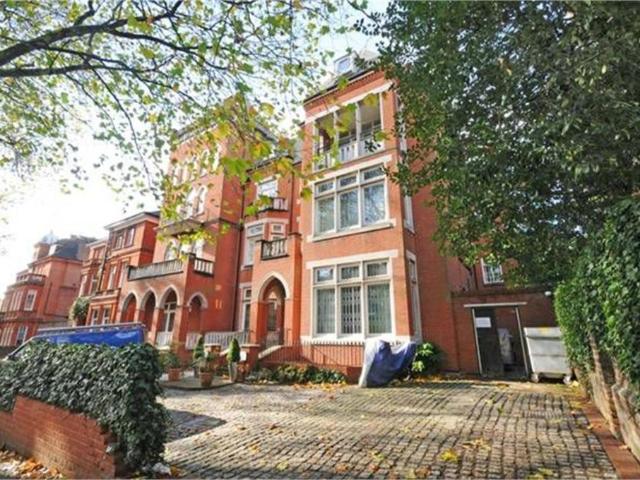 Fitzjohns Avenue, Hampstead, NW3 4 bed flat to rent £9,533 pcm £2,200 pw