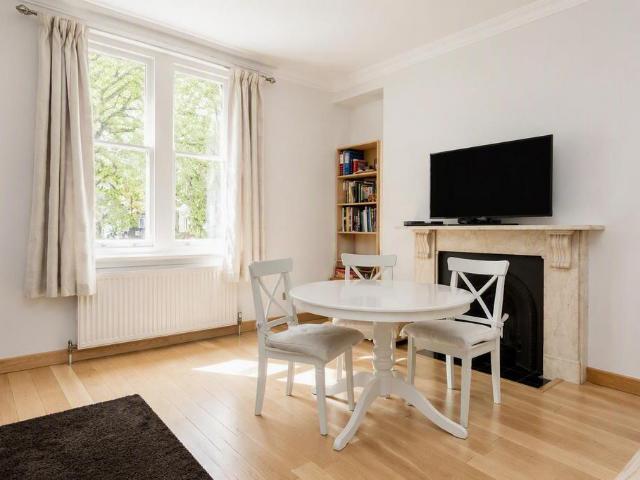 Fitzjohns Avenue, London, Hampstead. 3 bed flat to rent £3,987 pcm £920 pw