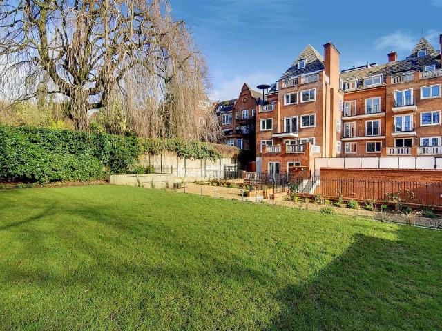 Fitzjohns Avenue, London NW3, 2 bed flat to rent, £5,200 pcm | PrimeLocation