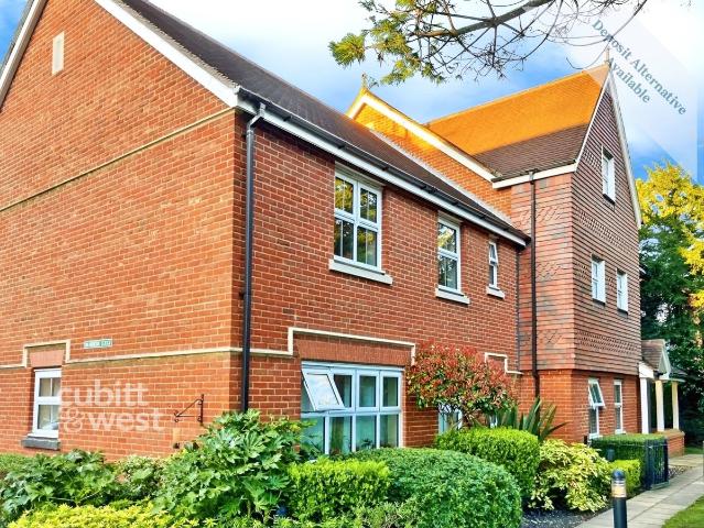 Fitzroy Place, Reigate RH2, 2 bed flat to rent, £1,600 pcm | PrimeLocation