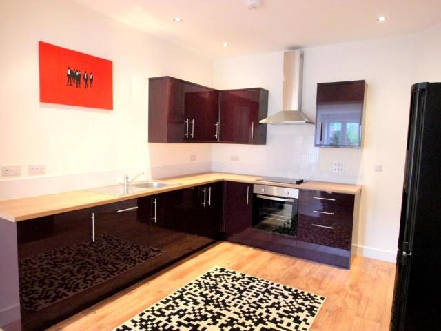 Fitzroy Street, Cardiff CF24 6 bed house to rent £3,300 pcm £762 pw