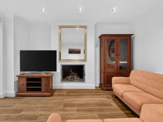 Fitzroy Square, London W1T 1 bed apartment to rent £3,250 pcm £750 pw