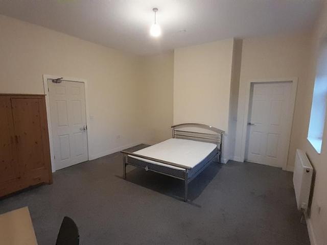 Fitzwilliam, WF9 1 bed in a house share to rent £520 pcm £120 pw