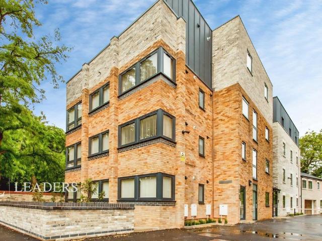 Fitzwilliam Road, Cambridge. 3 bed flat to rent £2,400 pcm £554 pw