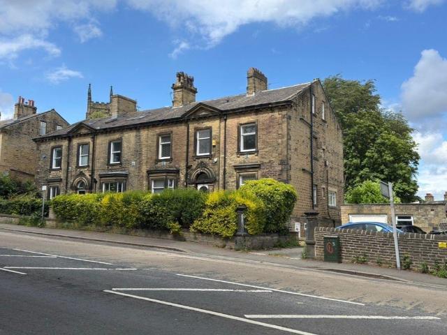 Fitzwilliam Street, Huddersfield 1 bed apartment to rent £750 pcm £173 pw