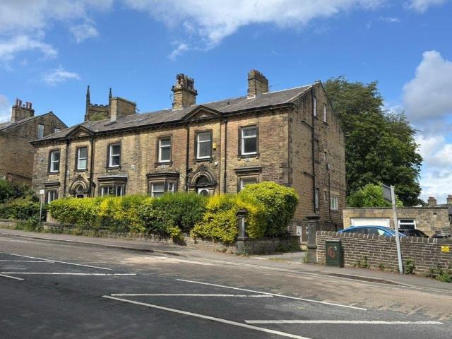 Fitzwilliam Street, Huddersfield 1 bed flat to rent £825 pcm £190 pw