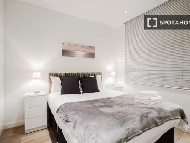 Fitness First, Bedford Street, London, WC2E 9HA, United Kingdom | 1 bed apartment for rent #143233901 | Rentberry