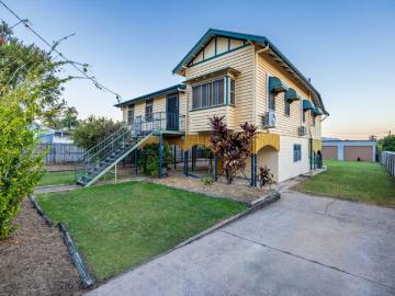 FIVE MINUTES TO THE CITY AND ALL AMENITIES