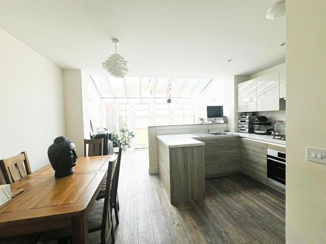 Five Oaks Lane, Chigwell IG7, 3 bed terraced house to rent, £2,500 pcm | PrimeLocation